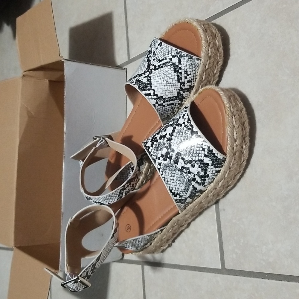Snake print wedge sandles